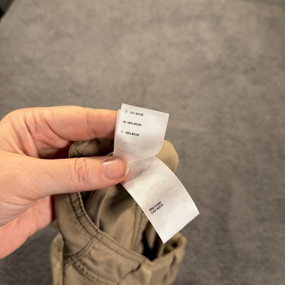 The North Face Shorts Womens 10 Khaki Outdoor Hiking Nylon Quick Dry Zip Pocket - Picture 10 of 10